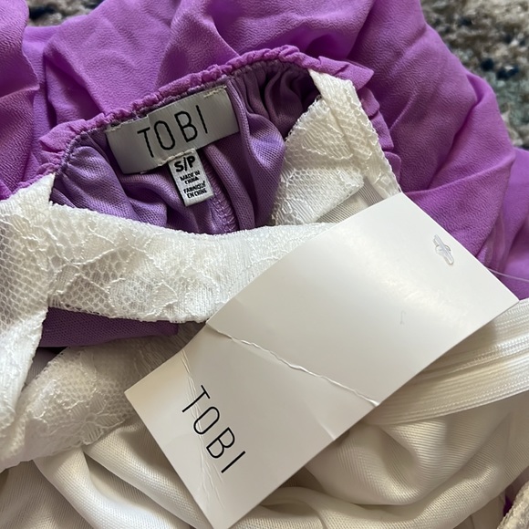 Tobi Flowy Dress - Picture 2 of 2